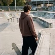 Basic Hoodiee - Image 2